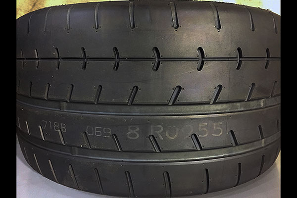 TIRES(画像01)